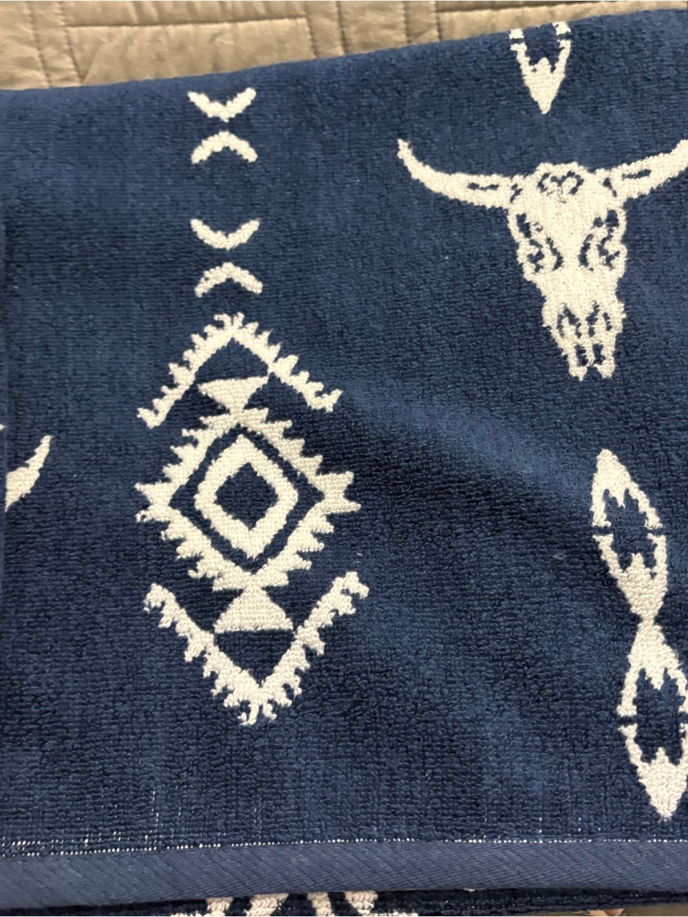 Wrangler Navy and White Southwestern Skull Pattern Towel Set - Picture 4 of 8